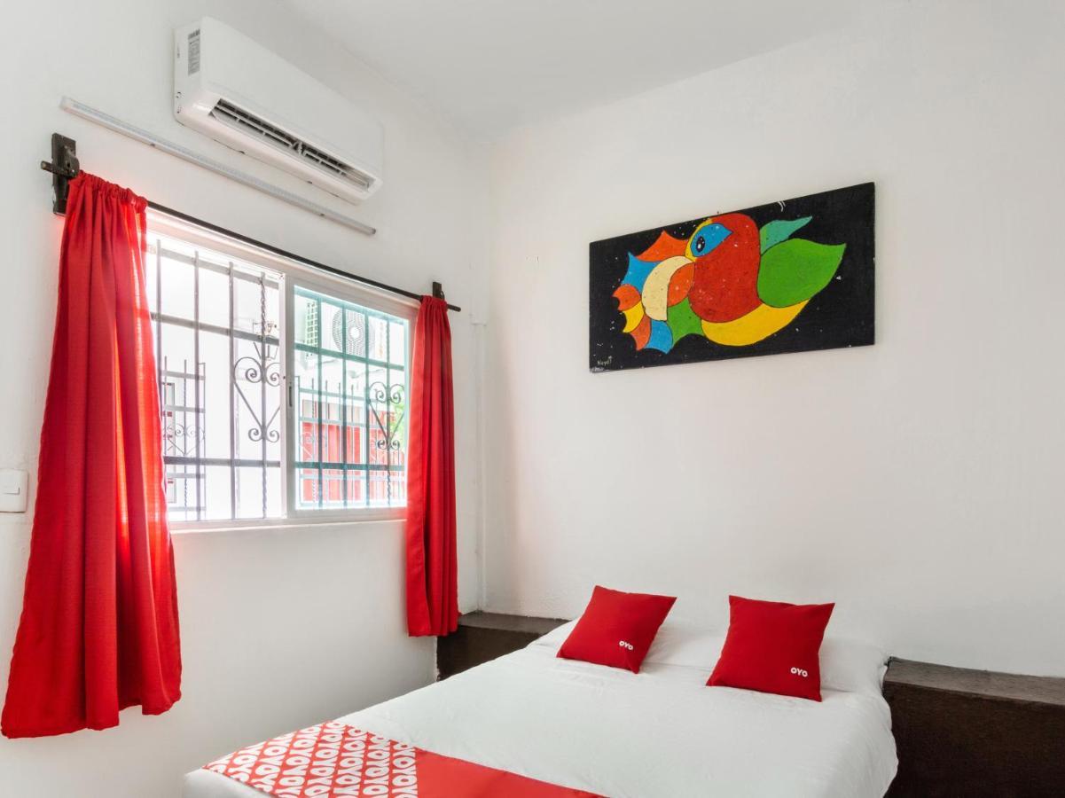 Oyo Santiago, Hotel 2*
