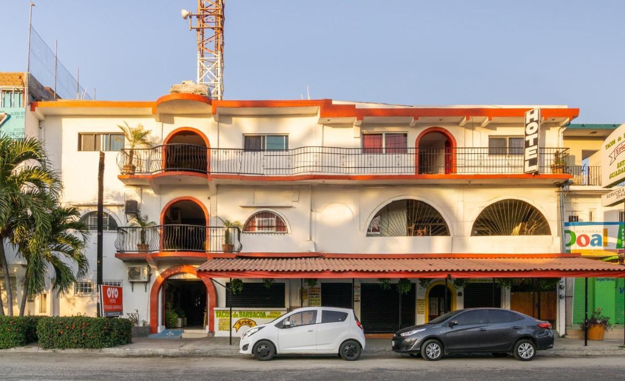 Oyo Santiago, 2*