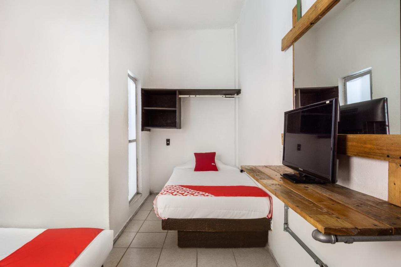 Oyo Santiago, Hotel 2*
