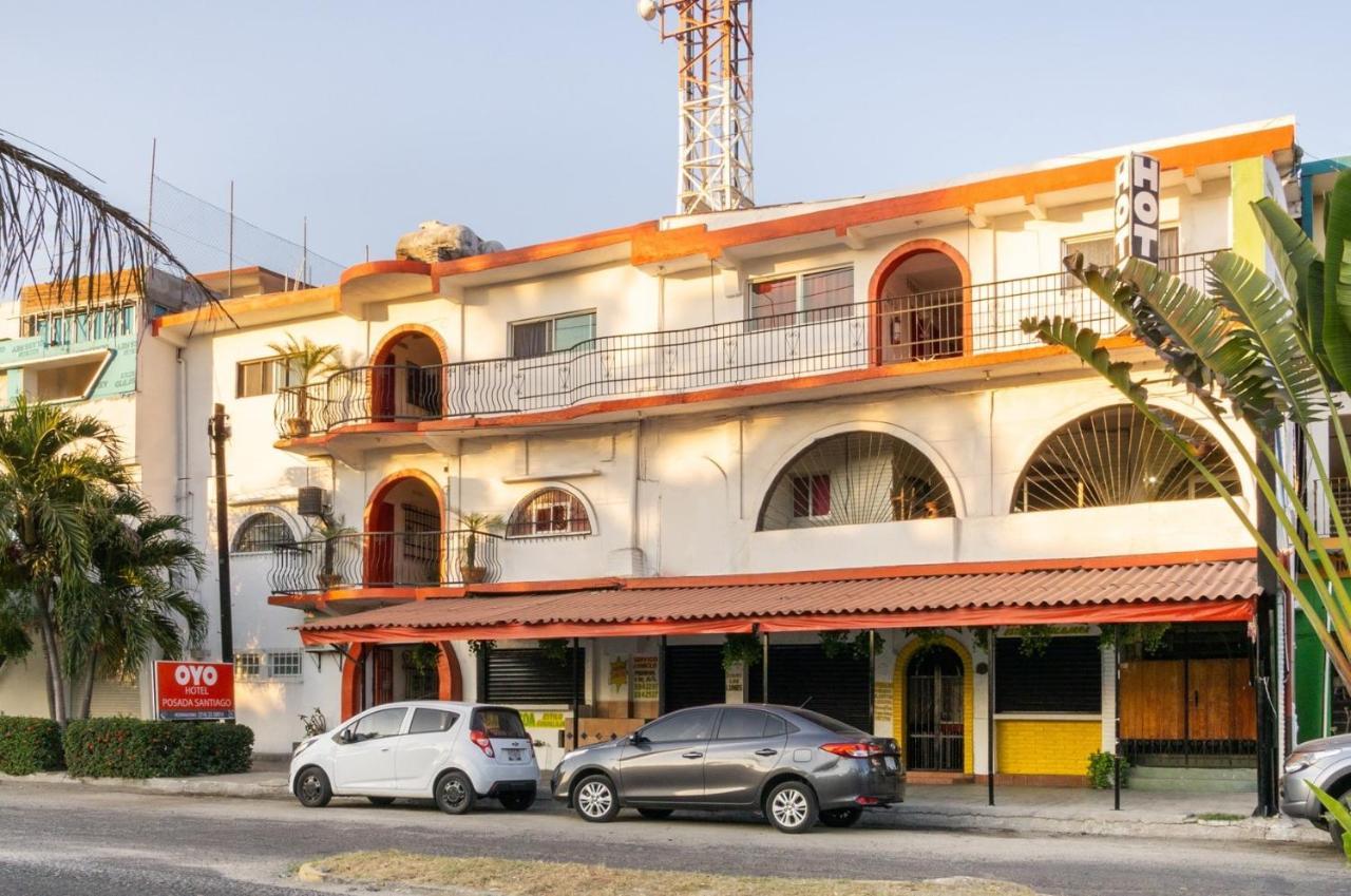 Oyo Santiago, Hotel
