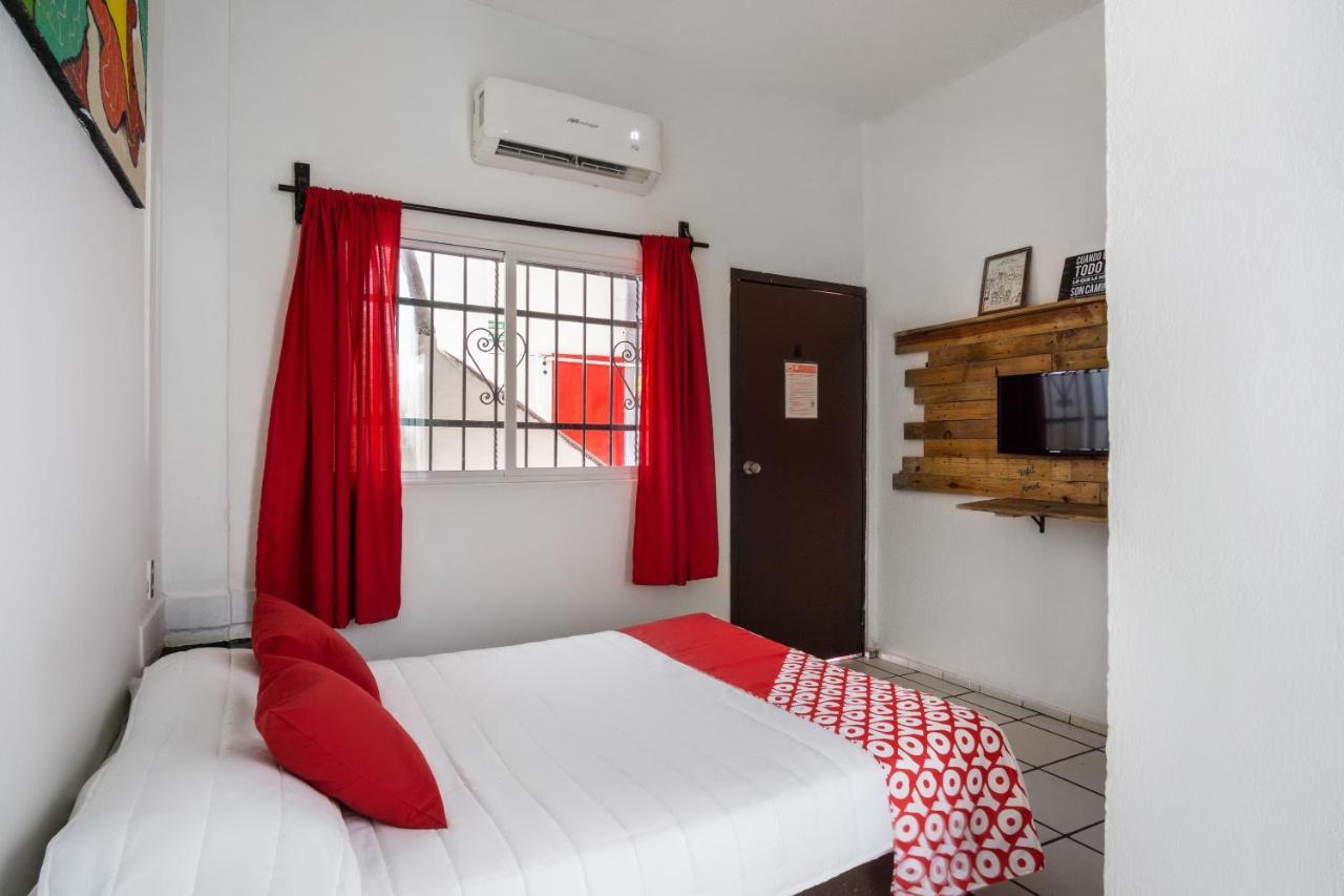 Hotel Oyo Santiago, Manzanillo