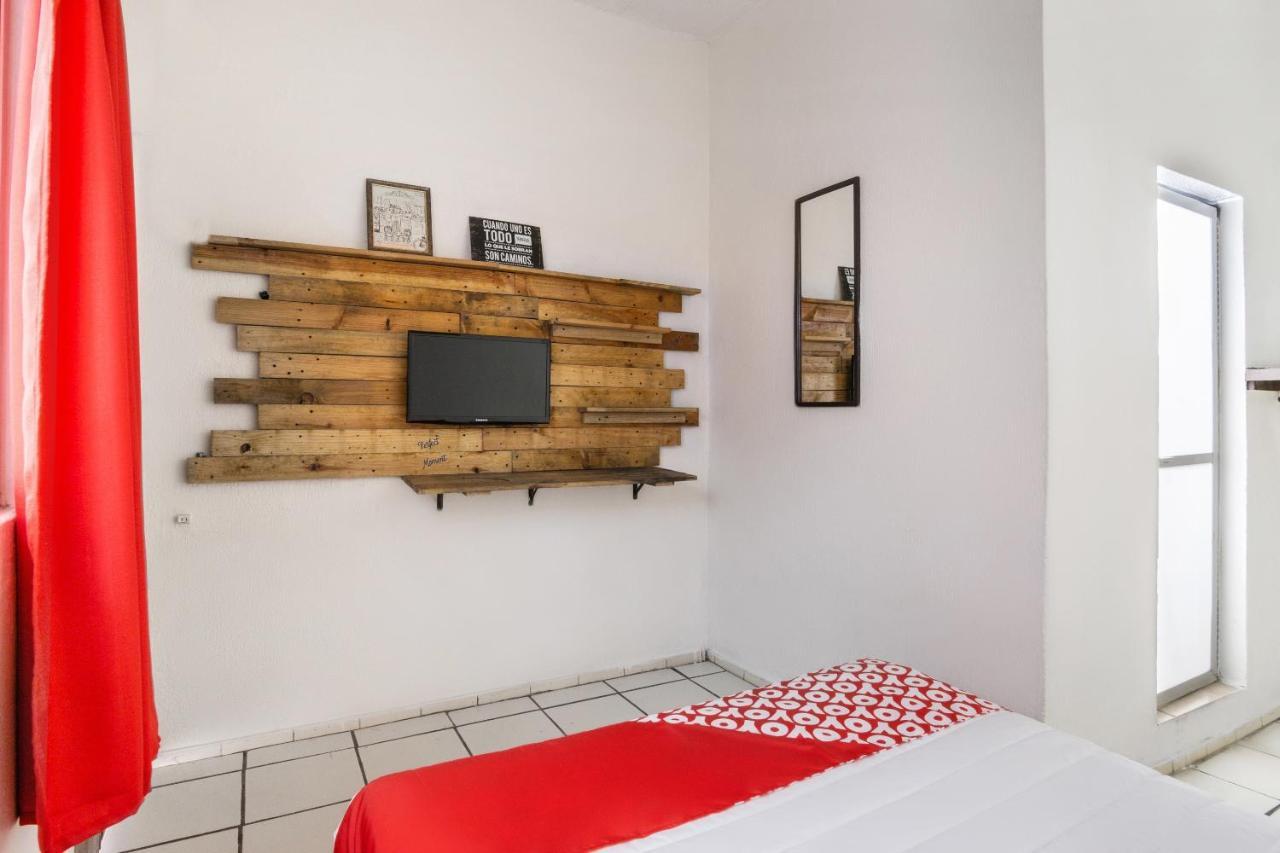 Hotel Oyo Santiago, 2*