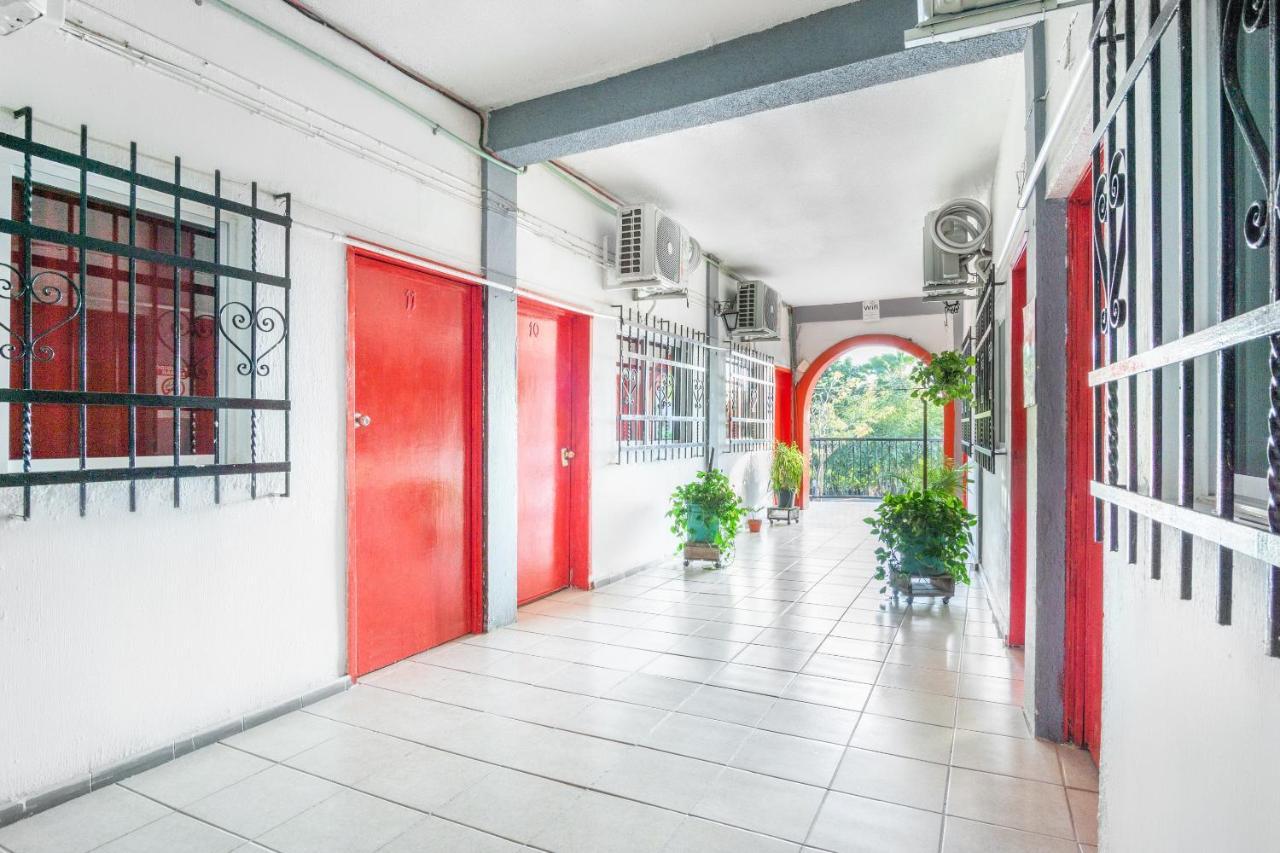 Oyo Santiago,