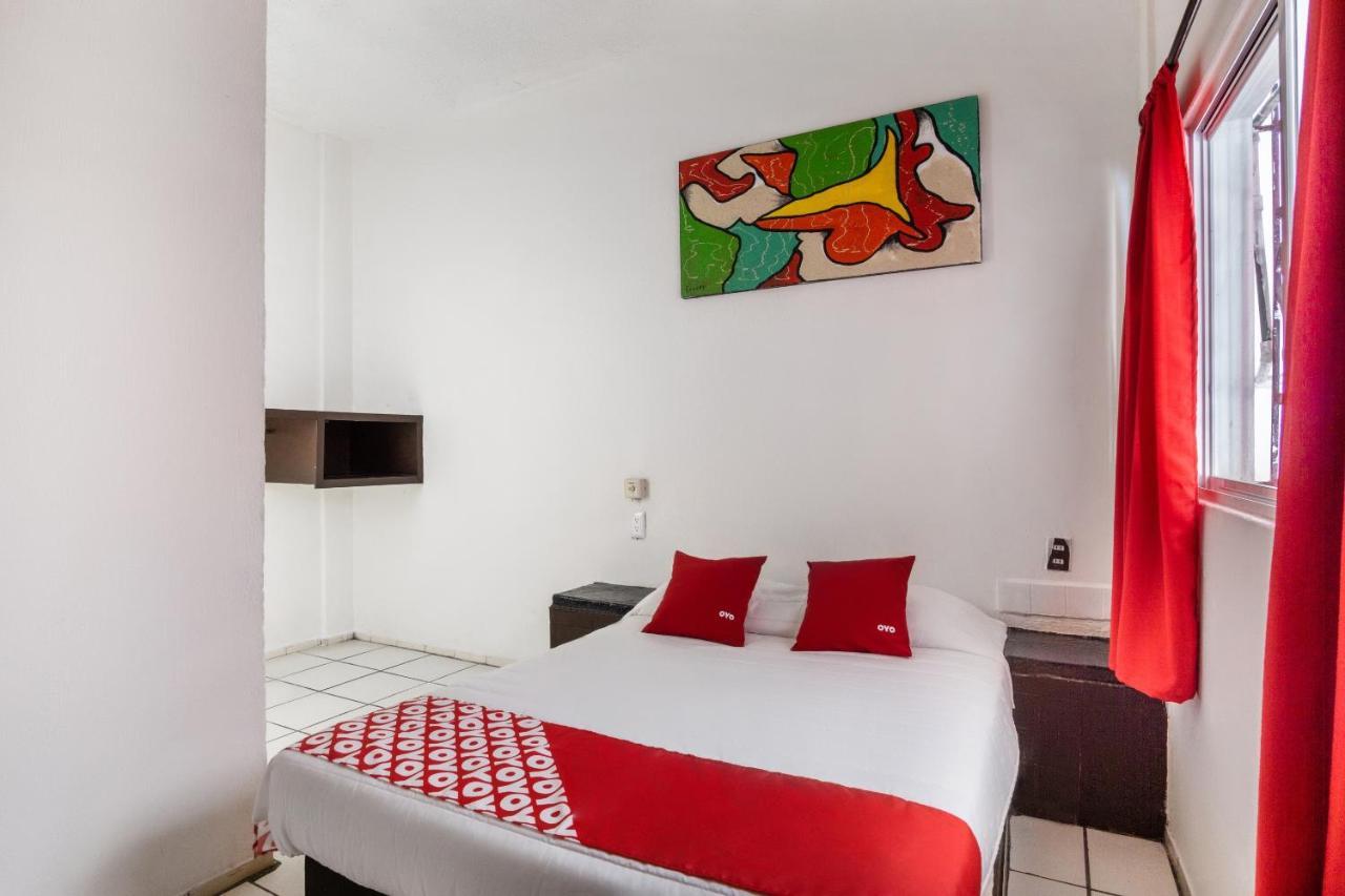 Hotel Oyo Santiago, Manzanillo