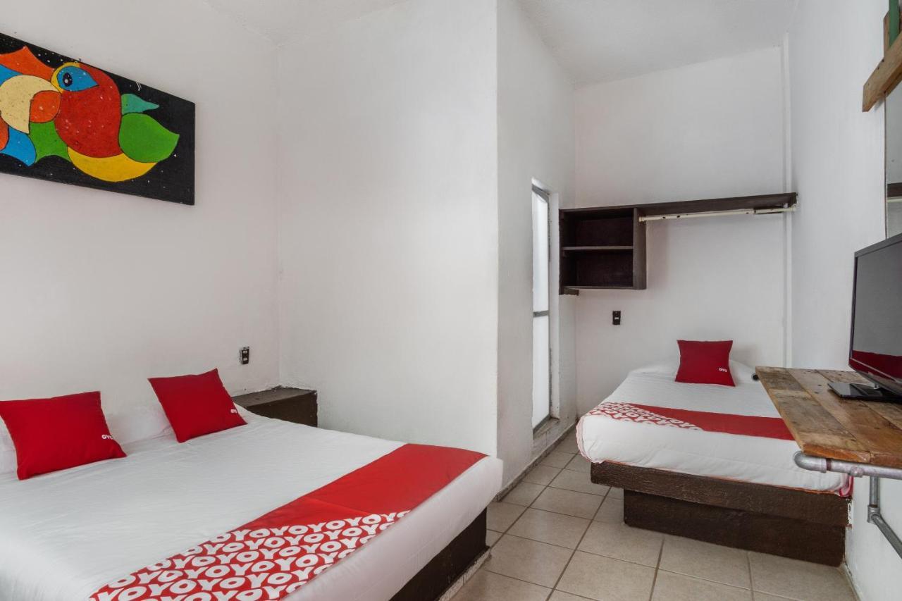 Hotel Oyo Santiago, 2*