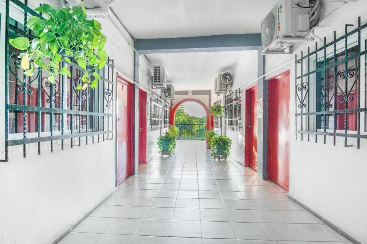 Hotel Oyo Santiago, Manzanillo